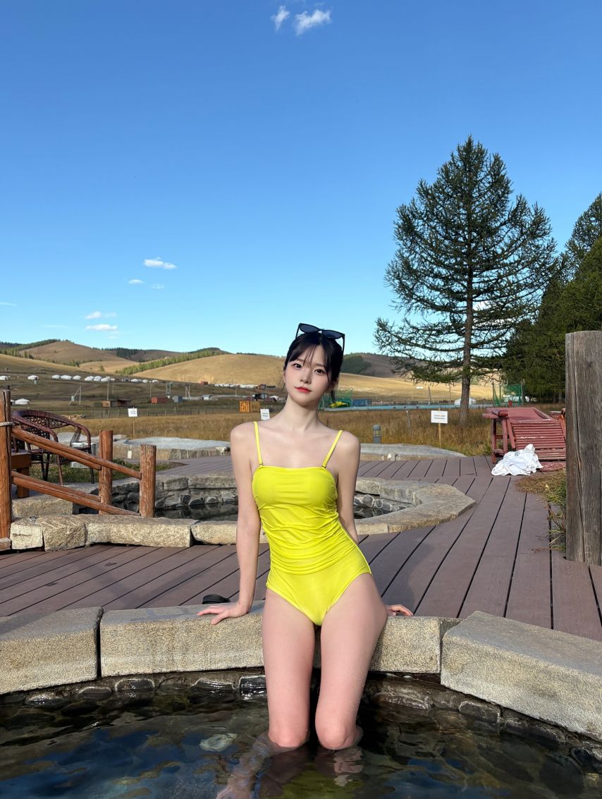 박민정 몽골 여행 수영복