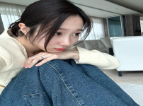 채서은 insta 하얀색 노란색 하늘색 뿅뿅뿅