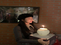 김예원 insta 생일케잌 할때 비는 소원은 꼭 이루어질 것 같은 느낌