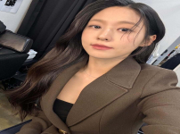 김설현 ig 조명가게 홍보 하던 날.. 히히